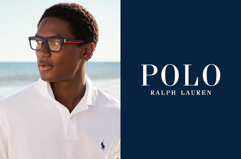 Man met stijlvolle Polo Ralph Lauren bril en wit poloshirt.