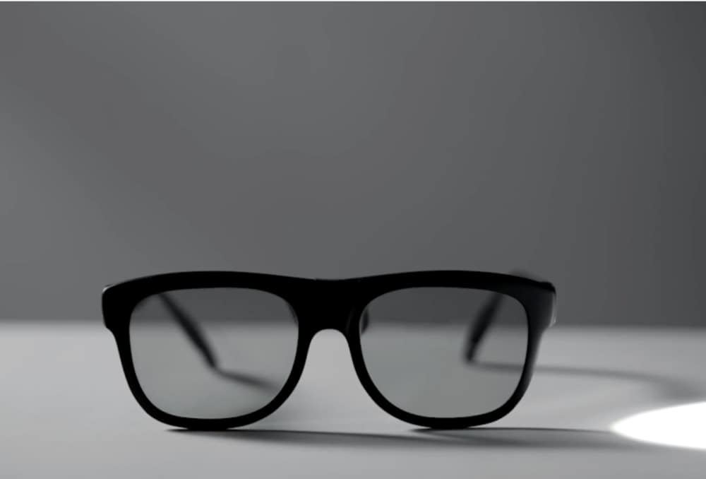 Zonnebrilglazen die donkerder worden bij fel licht.