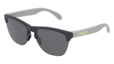 Oakley OO9374 FROGSKINS LITE zwart mat Hoekaanzicht