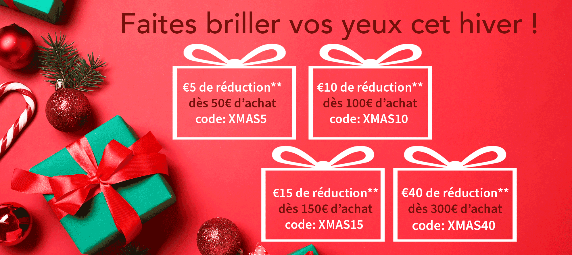 Image de Noël avec des cadeaux rouges et quatre codes promo : XMAS5, XMAS10, XMAS15 et XMAS40 pour des réductions progressives.